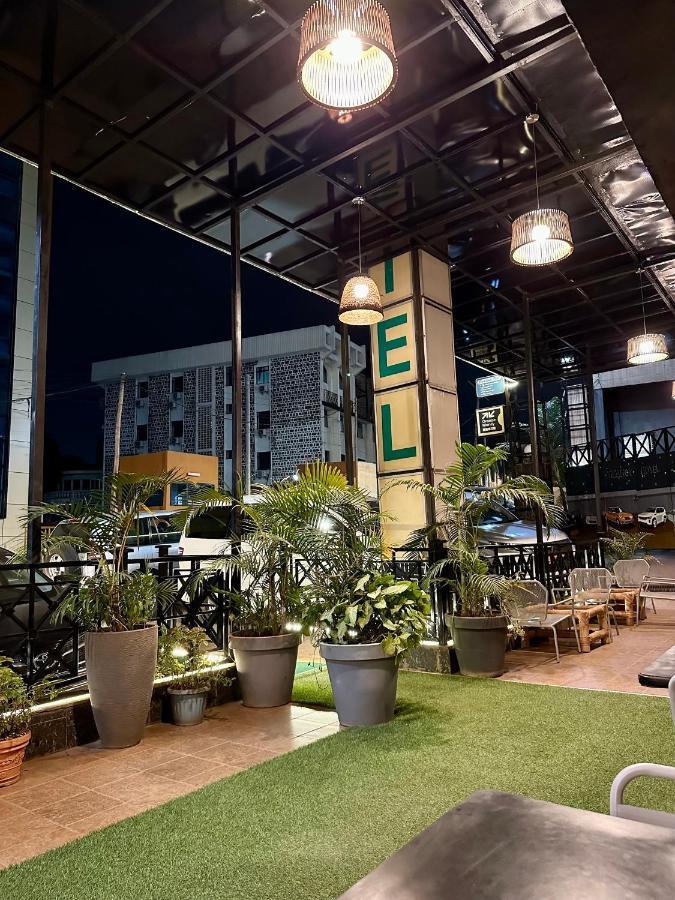 Hotel Yaahot Yaoundé Exterior foto