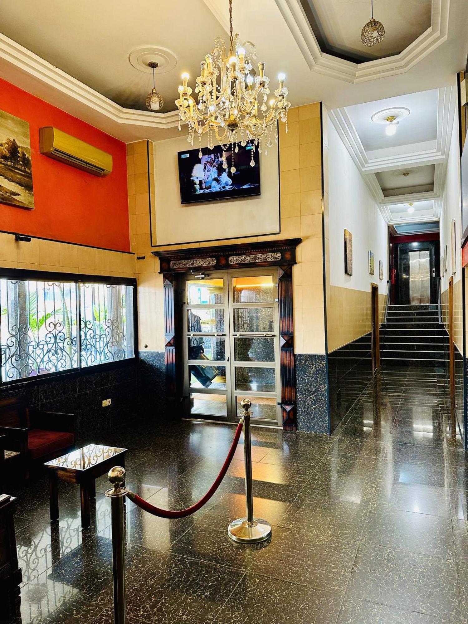 Hotel Yaahot Yaoundé Exterior foto