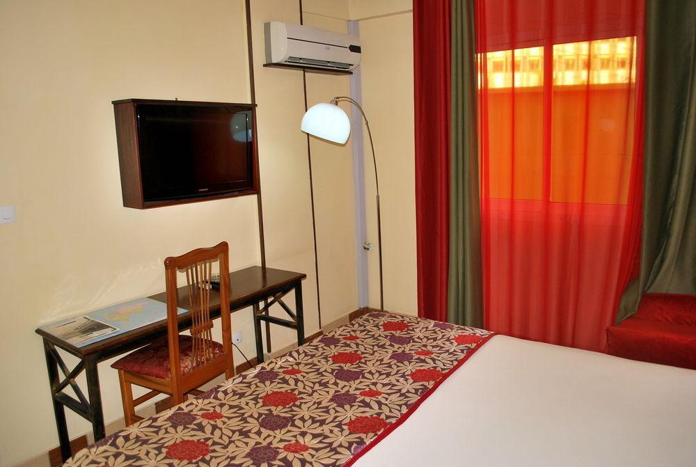 Hotel Yaahot Yaoundé Exterior foto